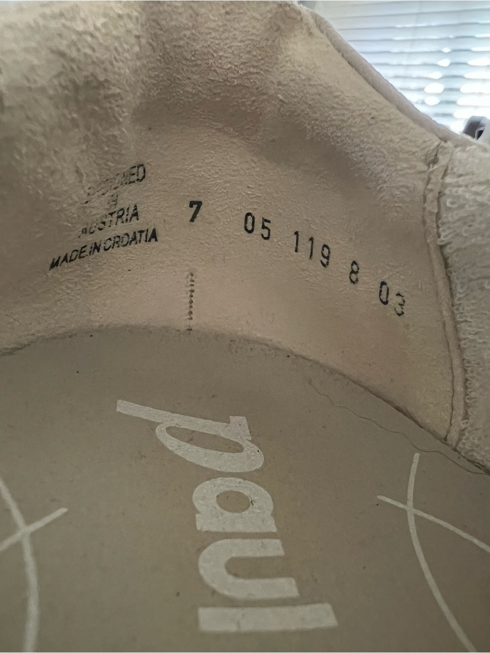 Paul Green White Slip-On Leather Sneakers with Gold Logo - Picture 8 of 14